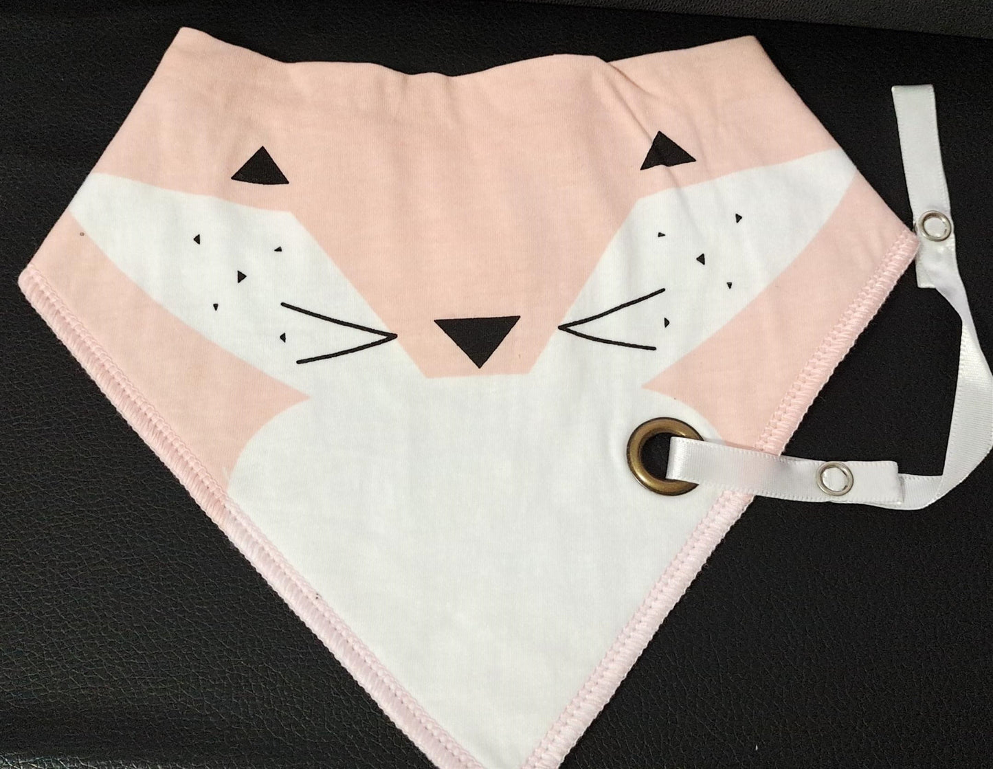 Bavaglino Bandana Neonato con Porta Ciuccio – Cotone Assorbente e Pratico per Uso Quotidiano
