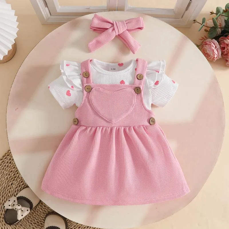 Completo Neonata 3 Pezzi – Vestito con Body a Cuori, Gonna Salopette e Fascia