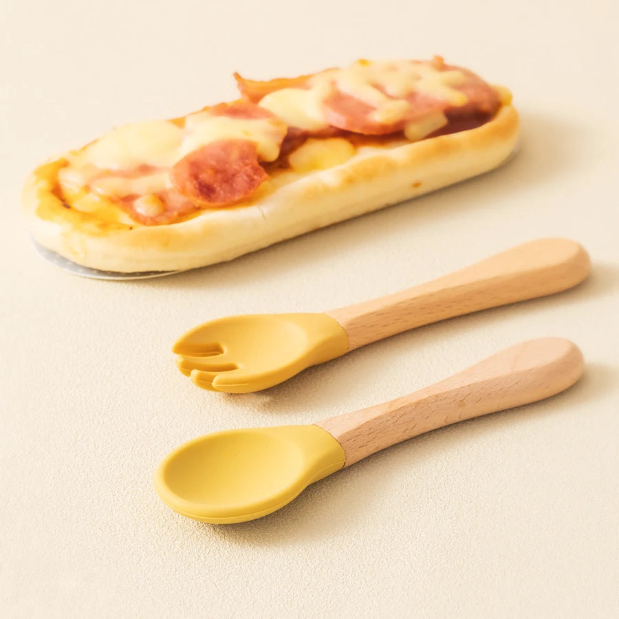 Set Posate da Apprendimento per Bambini – Cucchiaio e Forchetta in Silicone con Manico in Legno