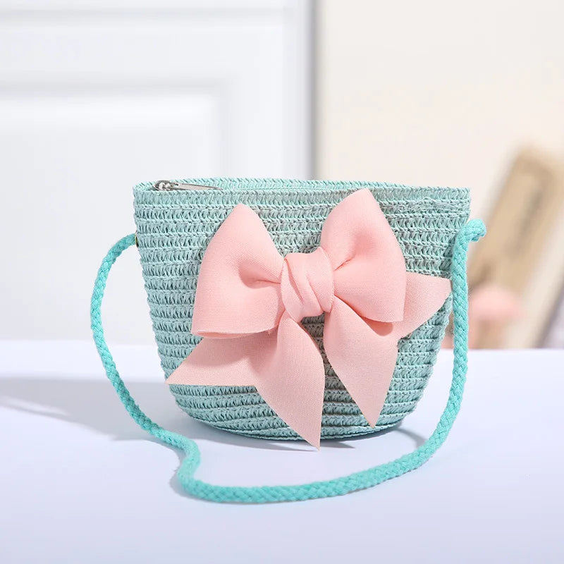 Borsetta Bambina a Tracolla in Paglia con Maxi Fiocco – Mini Borsa con Zip 14 × 12 cm