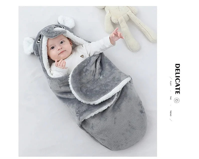 Copertina Avvolgente Neonato con Cappuccio e Chiusura a Strappo – Coperta Imbottita 3-6 Mesi