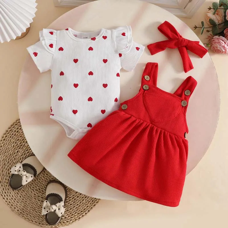 Completo Neonata 3 Pezzi – Vestito con Body a Cuori, Gonna Salopette e Fascia