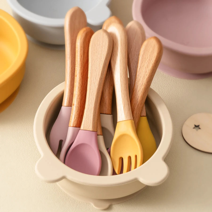 Set Posate da Apprendimento per Bambini – Cucchiaio e Forchetta in Silicone con Manico in Legno