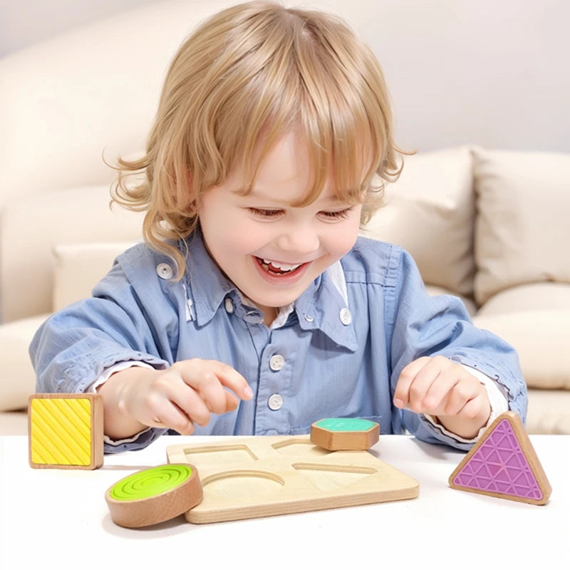 Puzzle Sensoriale Tattile in Legno con Forme e Texture – Gioco Educativo per Bambini