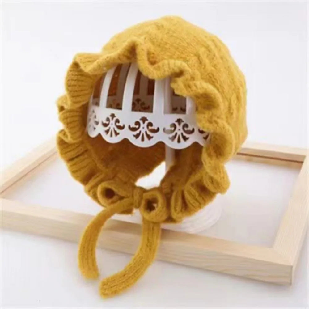Cuffietta Neonato in Cotone Lavorata a Maglia – Cappellino con Lacci e Bordo Ondulato 38–47 cm