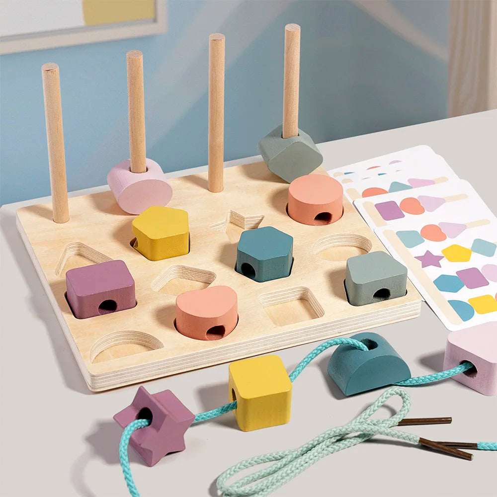 Gioco in Legno Forme e Colori Ispirato al Metodo Montessori con Carte Attività e Perline da Infilare – 3+ Anni