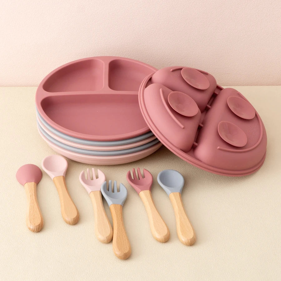 Set Pappa Svezzamento in Silicone con Piatto a 3 Scomparti e Posate con Manico in Legno
