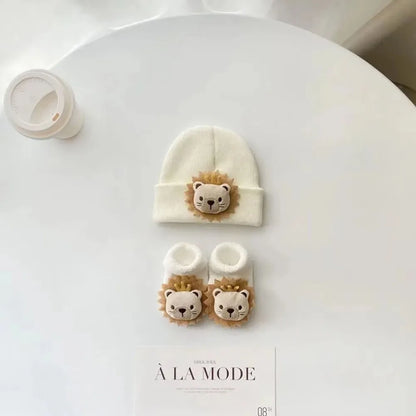Set Neonato Cappellino e Calzini in Maglia – Completo 2 Pezzi con Animaletti 3D Morbidi 0-12 Mesi