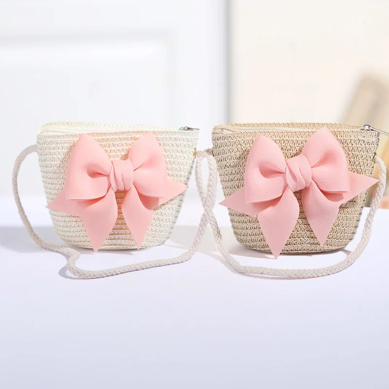 Borsetta Bambina a Tracolla in Paglia con Maxi Fiocco – Mini Borsa con Zip 14 × 12 cm