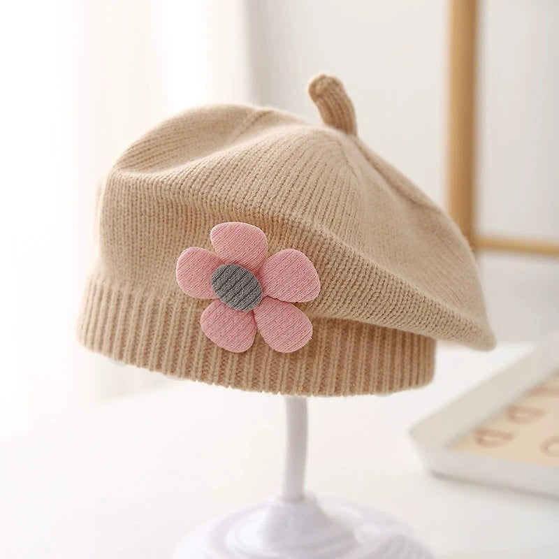 Berretto Basco Bimba in Maglia con Fiore – Autunno Inverno