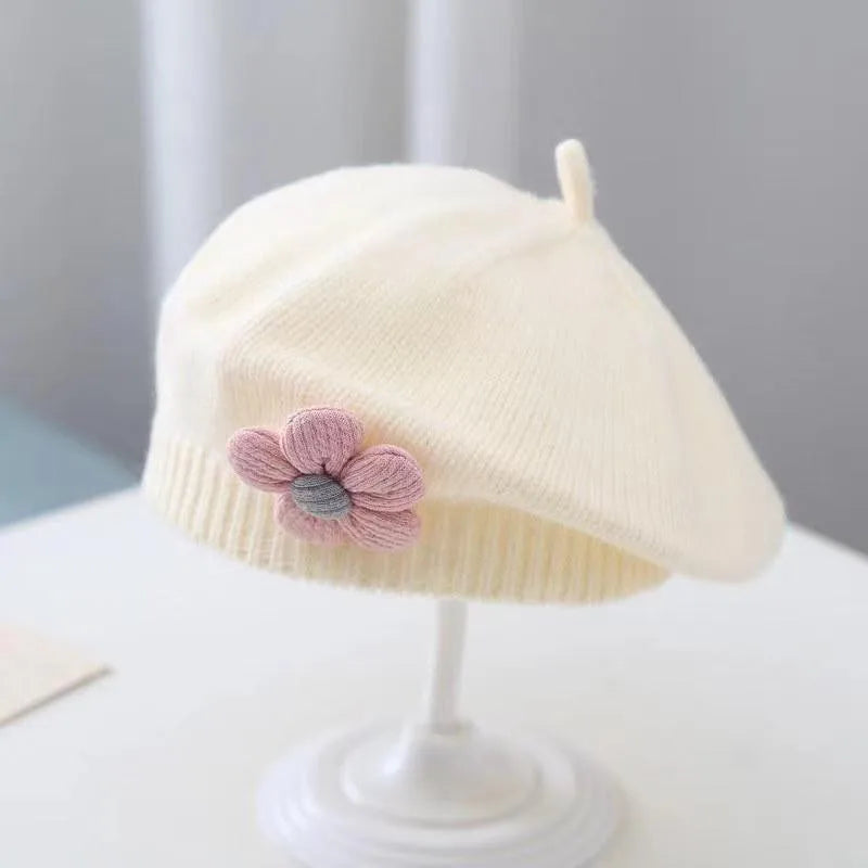 Berretto Basco Bimba in Maglia con Fiore – Autunno Inverno