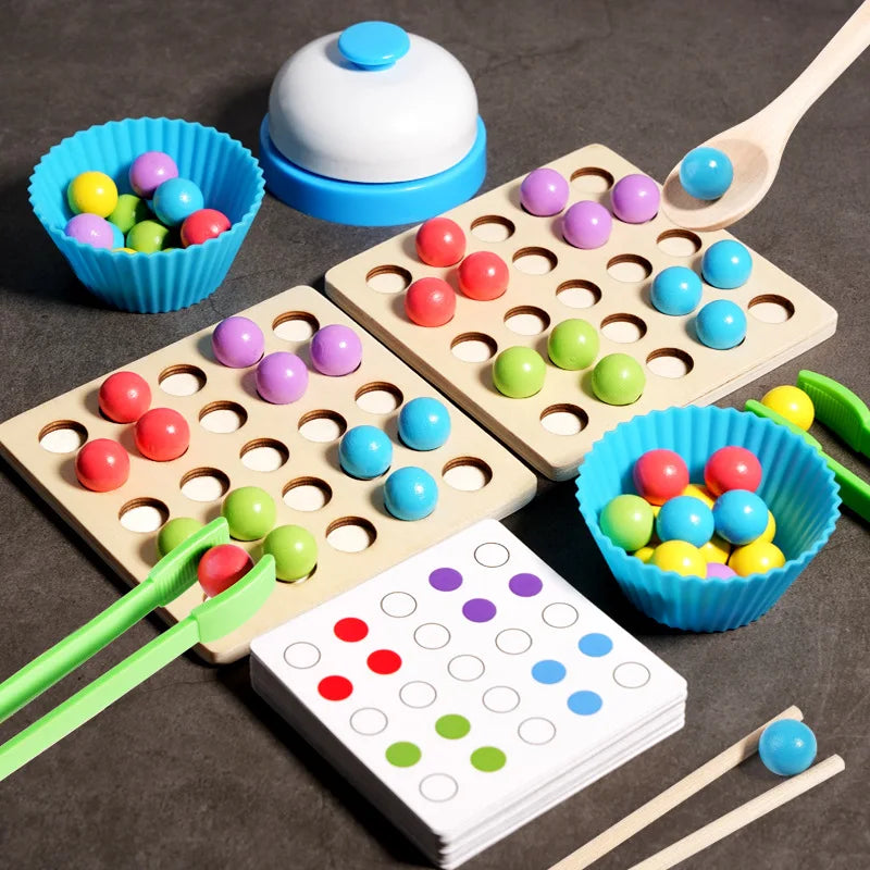Gioco di Motricità Fine e Abbinamento Colori 3–6 Anni – Tavole in Legno con Palline, Pinze e Carte Modello