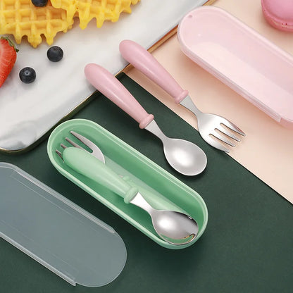 Set Posate Bambino in Acciaio Inox con Custodia – Cucchiaio e Forchetta 2+ Anni