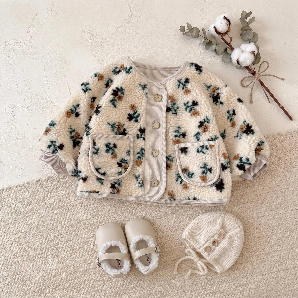 Giacca Invernale Bambina in Pile Sherpa – Cardigan con Bottoni e Tasche