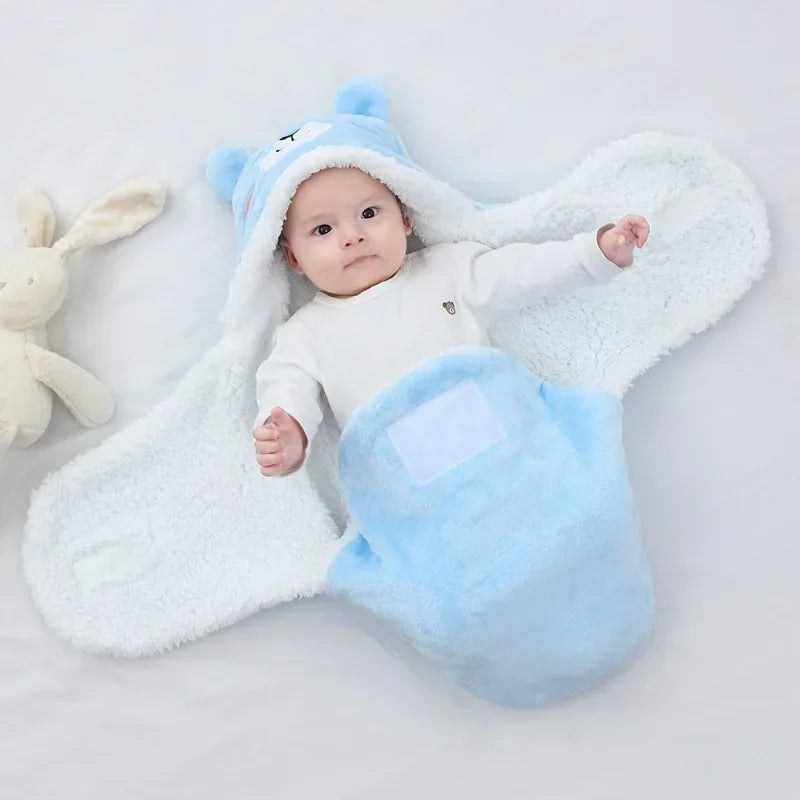 Copertina Avvolgente Neonato con Cappuccio e Chiusura a Strappo – Coperta Imbottita 3-6 Mesi