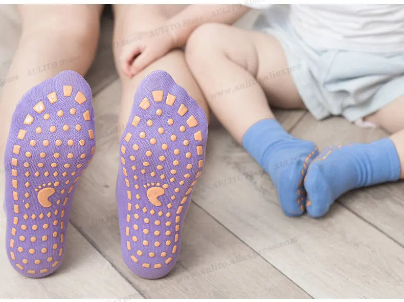 Calzini Antiscivolo per Bambini in Cotone Traspirante | Ideali per Casa, Asilo e Outdoor
