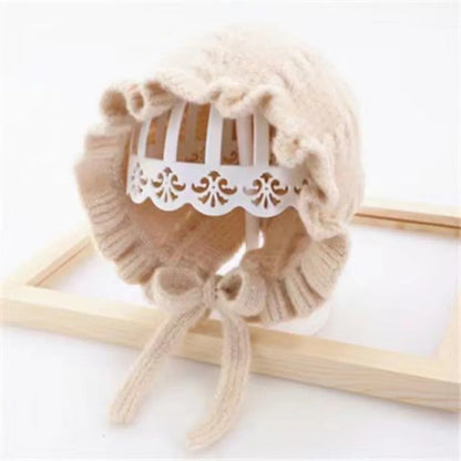 Cuffietta Neonato in Cotone Lavorata a Maglia – Cappellino con Lacci e Bordo Ondulato 38–47 cm