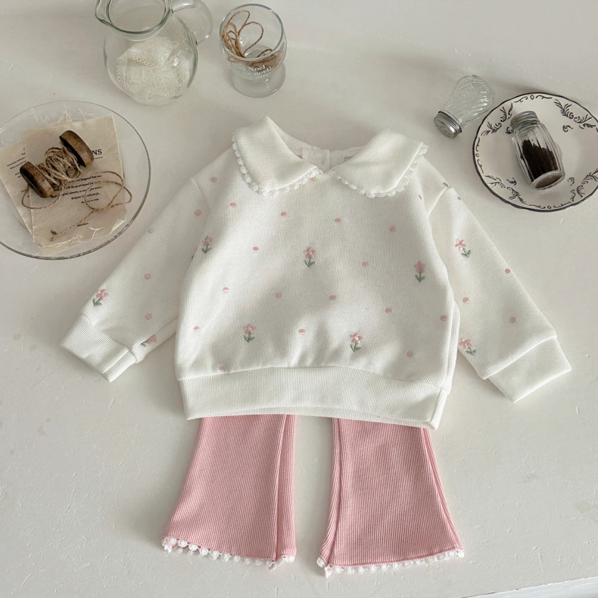 Completo Autunnale Bimba 2 Pezzi – Maglia Floreale e Pantaloni Svasati