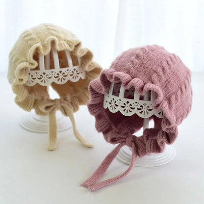 Cuffietta Neonato in Cotone Lavorata a Maglia – Cappellino con Lacci e Bordo Ondulato 38–47 cm
