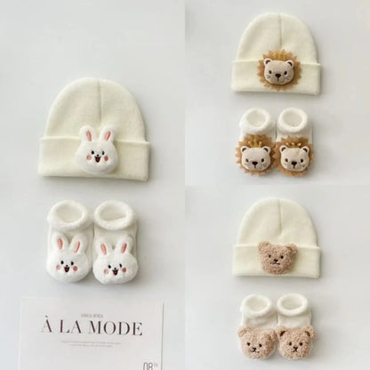 Set Neonato Cappellino e Calzini in Maglia – Completo 2 Pezzi con Animaletti 3D Morbidi 0-12 Mesi