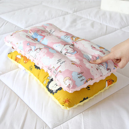 Cuscino Reversibile per Lettino Bambini – Fantasie Colorate e Retro Morbido in Rilievo