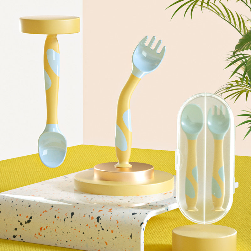 Set Posate Svezzamento Neonato con Ventosa e Custodia – Cucchiaio e Forchetta Flessibili Ergonomici Antiscivolo