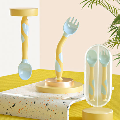 Set Posate Svezzamento Neonato con Ventosa e Custodia – Cucchiaio e Forchetta Flessibili Ergonomici Antiscivolo